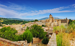 3. Tag: Freizeit oder Panoramaküstenfahrt – Urbino  1
